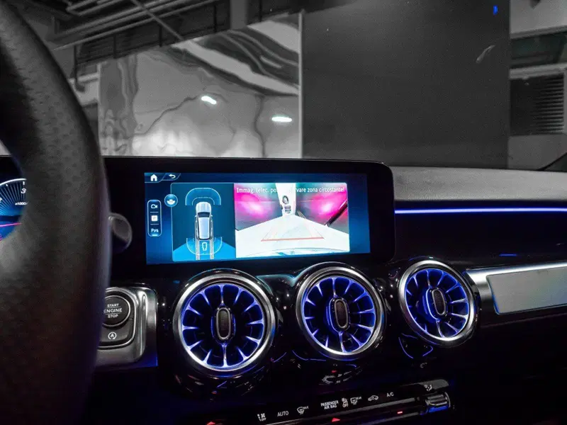 Mercedes-Benz GLB nuova a Ancona (17)