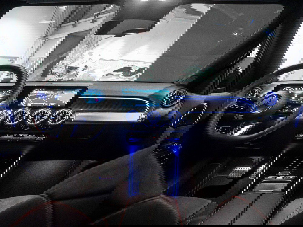 Mercedes-Benz GLB nuova a Ancona (18)