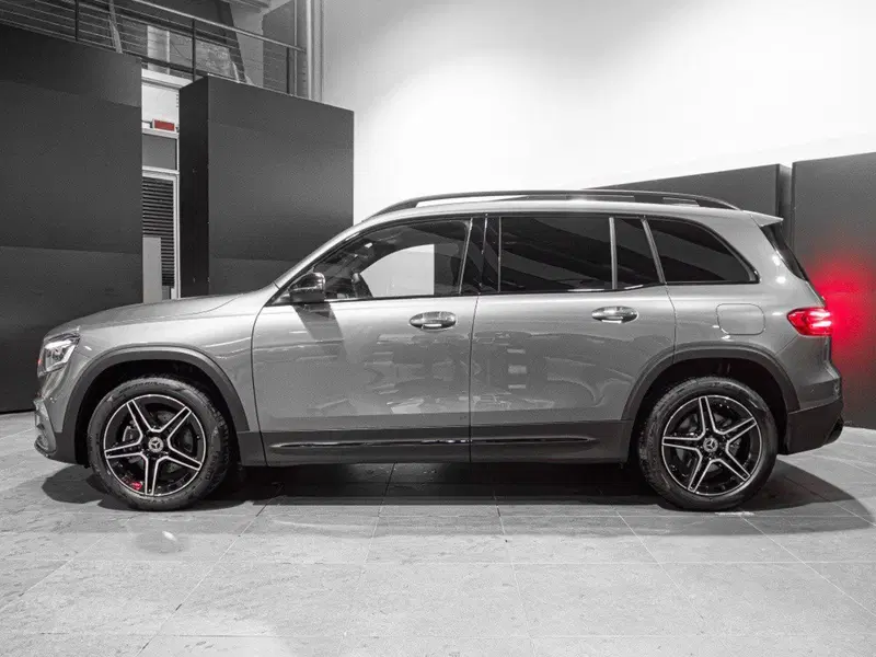 Mercedes-Benz GLB nuova a Ancona (2)
