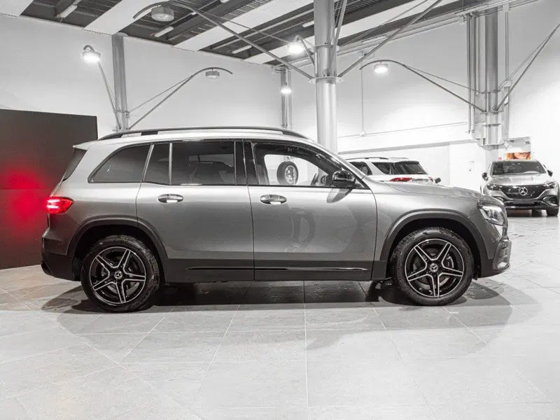 Mercedes-Benz GLB nuova a Ancona (4)