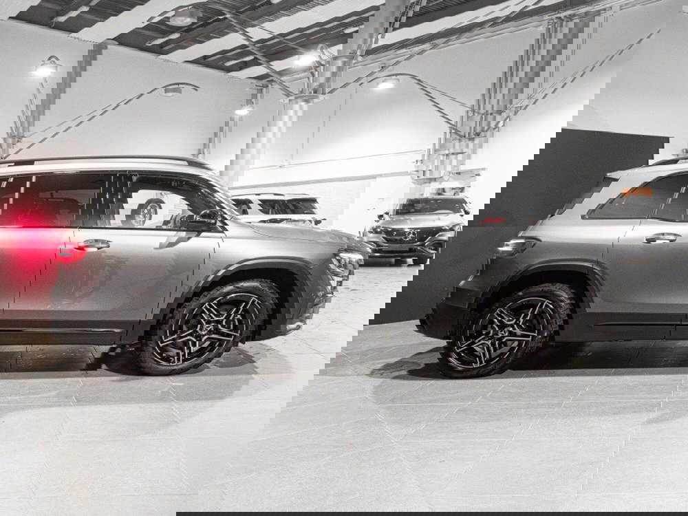 Mercedes-Benz GLB nuova a Ancona (4)