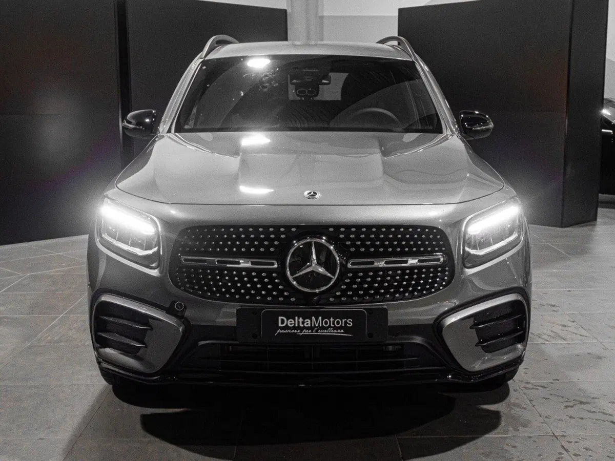 Mercedes-Benz GLB nuova a Ancona (5)