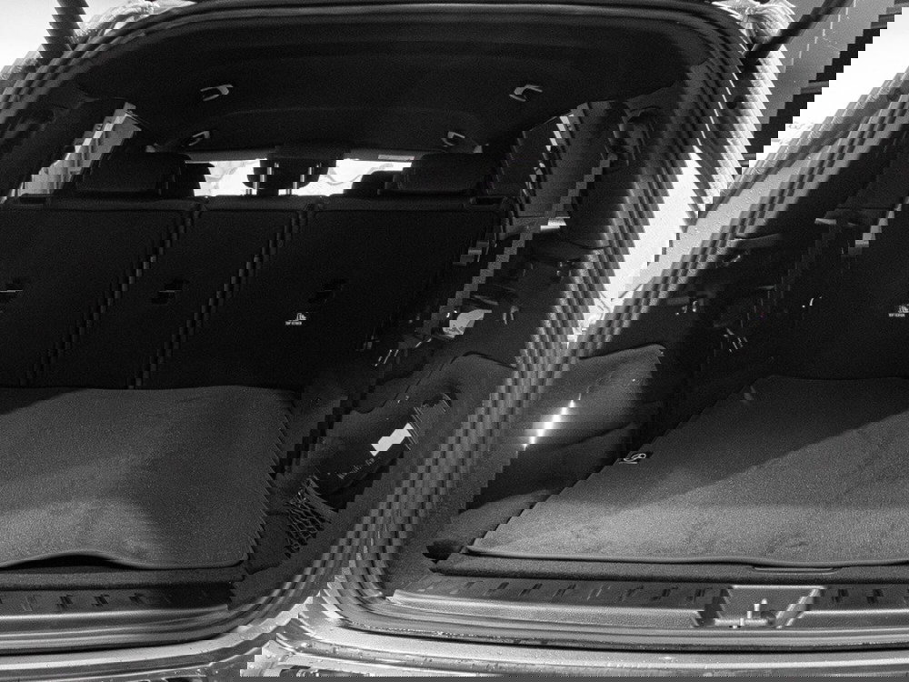 Mercedes-Benz GLB nuova a Ancona (9)