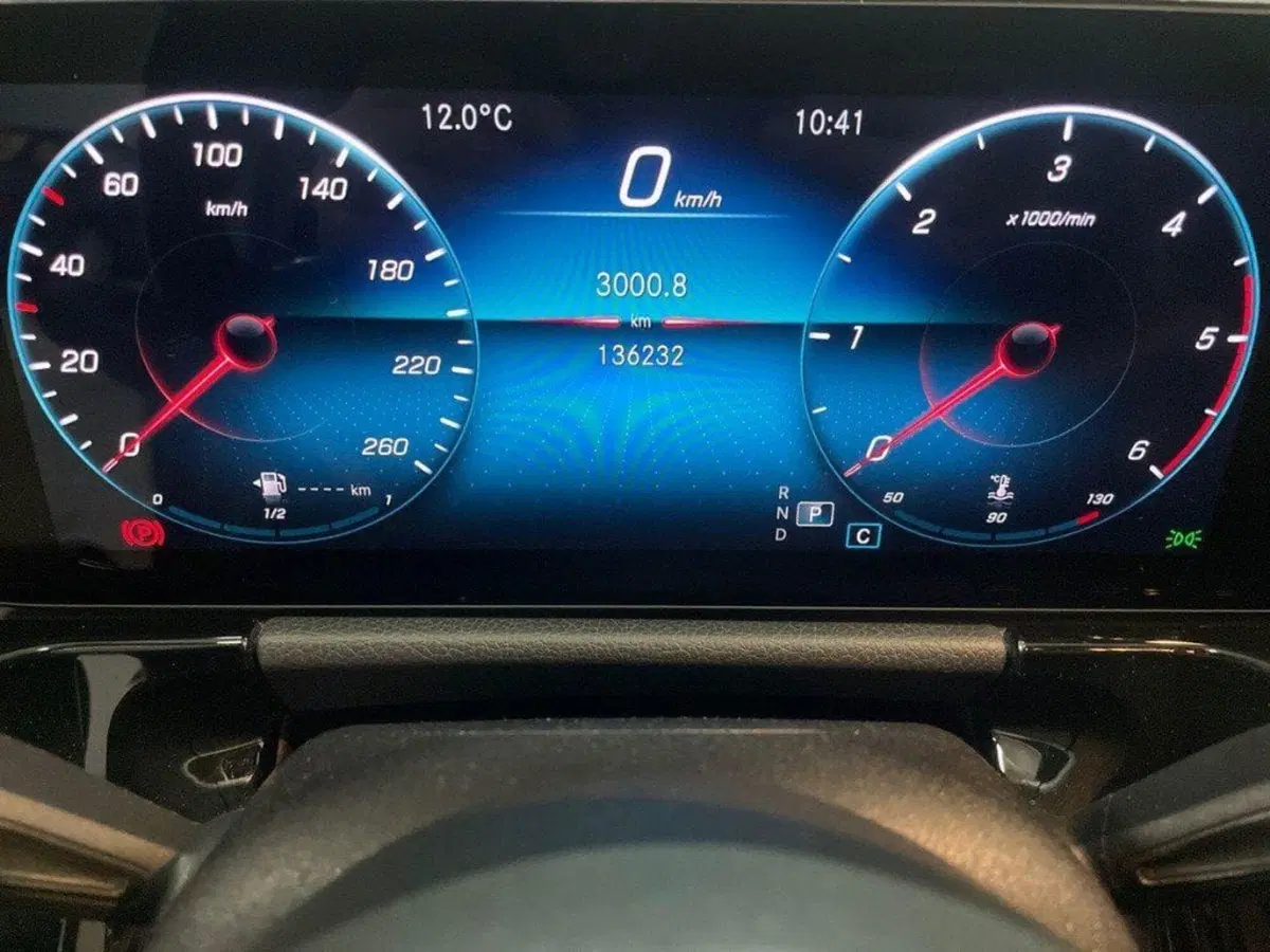 Mercedes-Benz GLA SUV usata a Rimini (9)