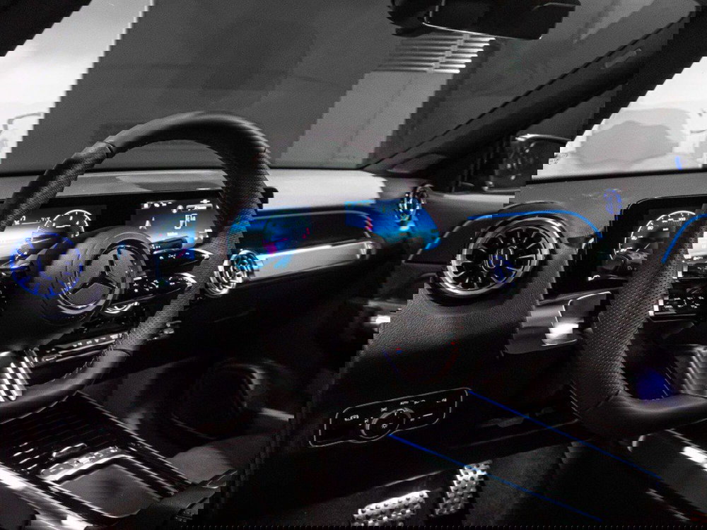 Mercedes-Benz GLB nuova a Ancona (12)