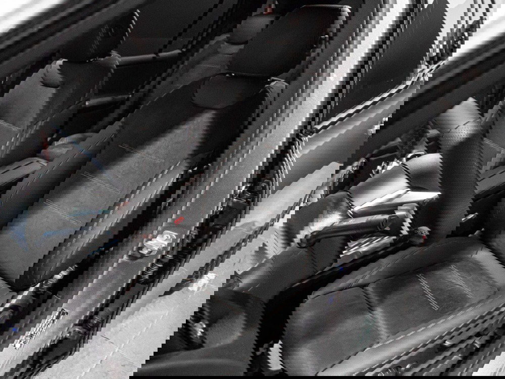 Mercedes-Benz GLB nuova a Ancona (13)