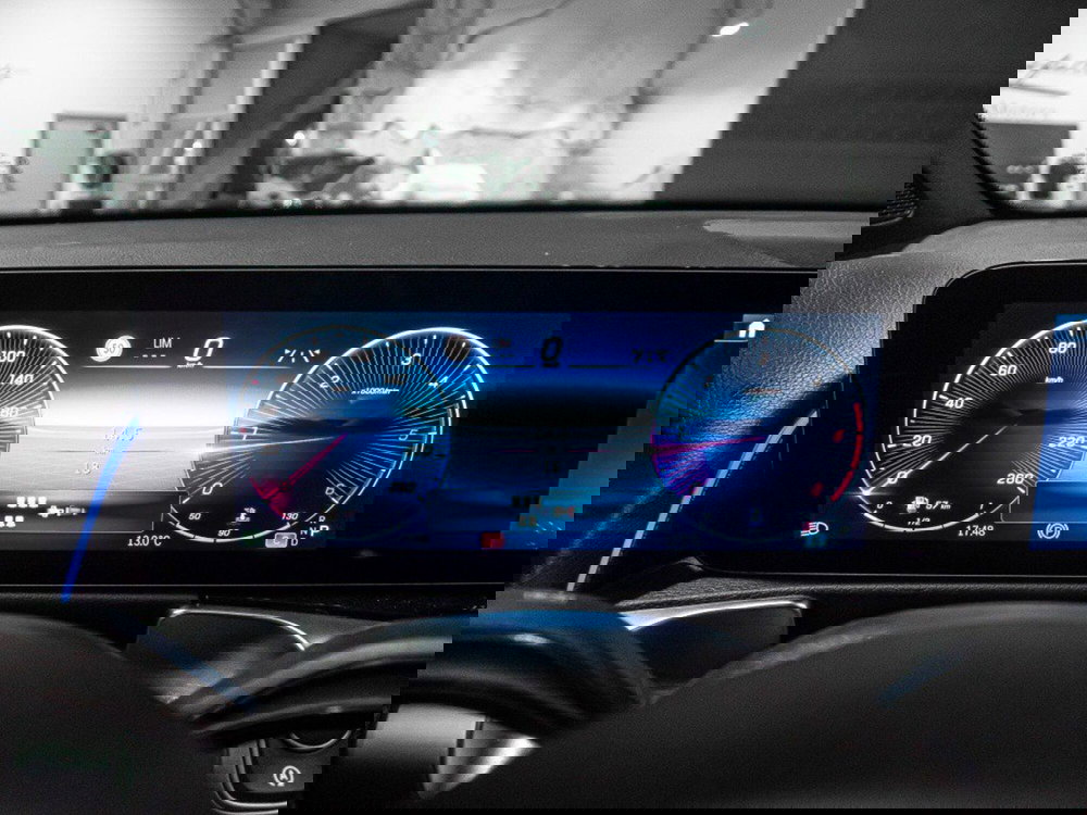 Mercedes-Benz GLB nuova a Ancona (15)