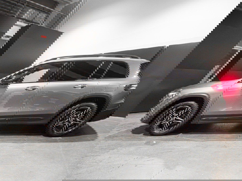 Mercedes-Benz GLB nuova a Ancona (2)