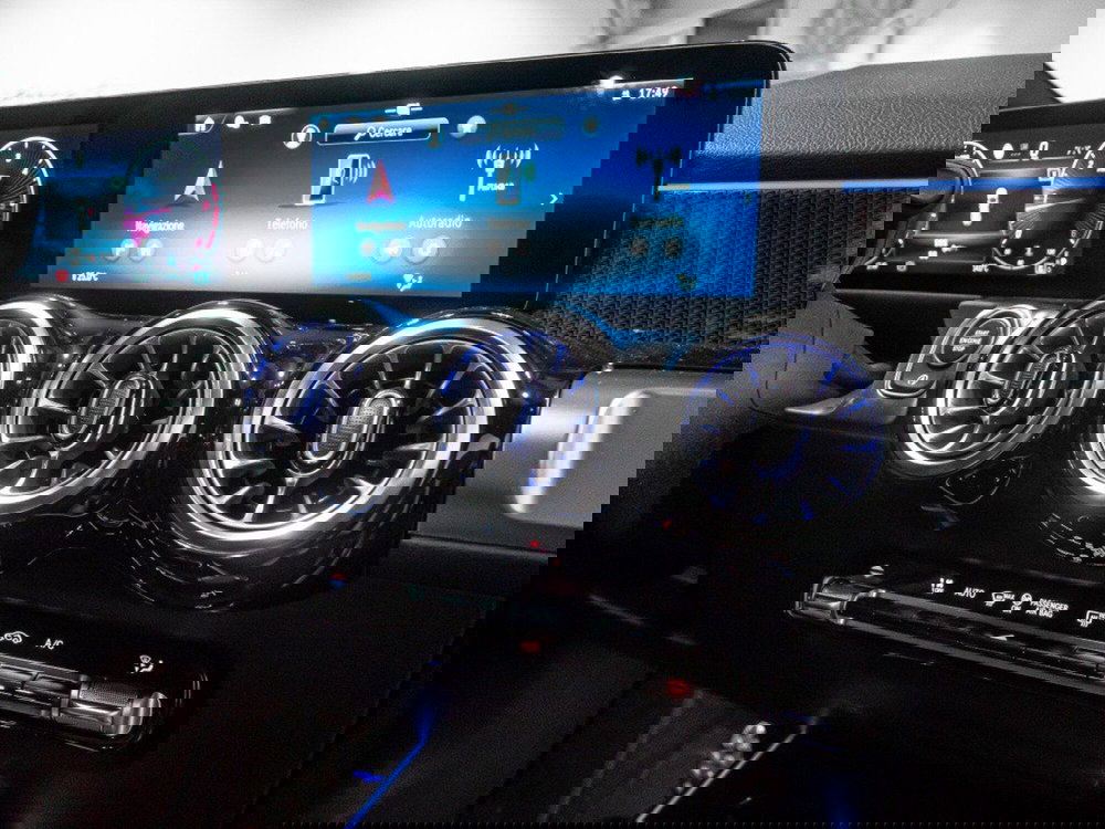 Mercedes-Benz GLB nuova a Ancona (20)