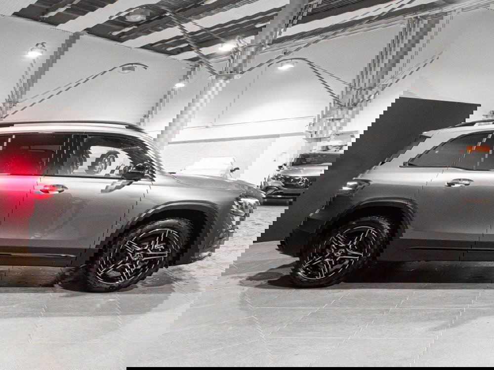 Mercedes-Benz GLB nuova a Ancona (4)