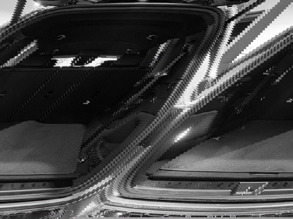 Mercedes-Benz GLB nuova a Ancona (9)