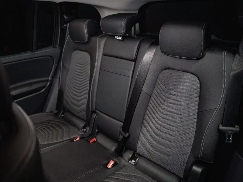 Mercedes-Benz GLB nuova a Ancona (14)