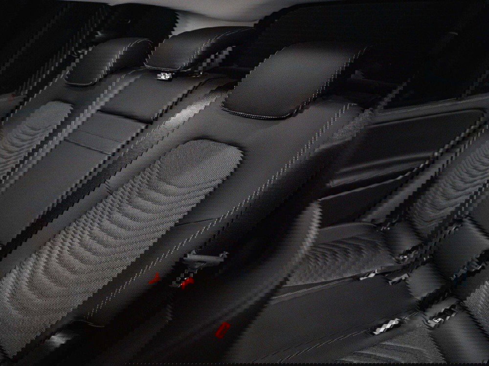 Mercedes-Benz GLB nuova a Ancona (14)