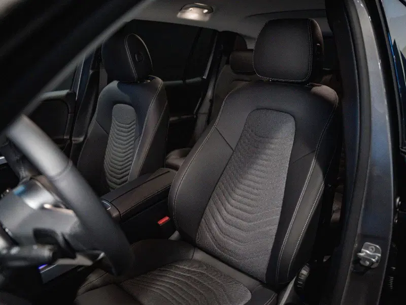 Mercedes-Benz GLB nuova a Ancona (15)