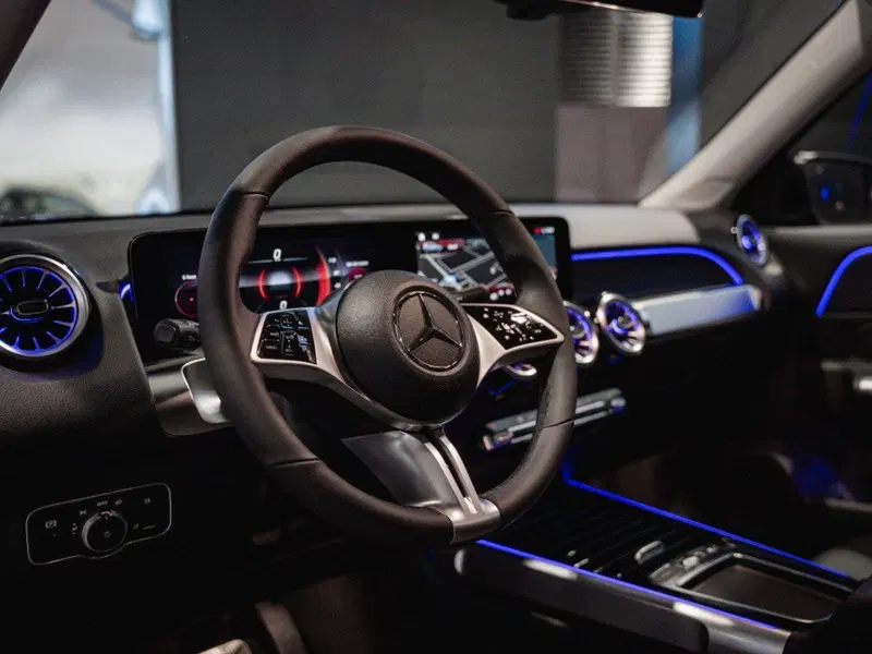 Mercedes-Benz GLB nuova a Ancona (16)