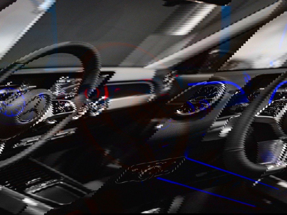 Mercedes-Benz GLB nuova a Ancona (16)