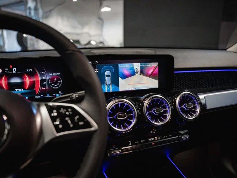 Mercedes-Benz GLB nuova a Ancona (19)