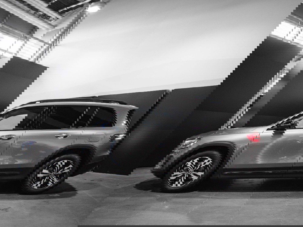 Mercedes-Benz GLB nuova a Macerata (2)