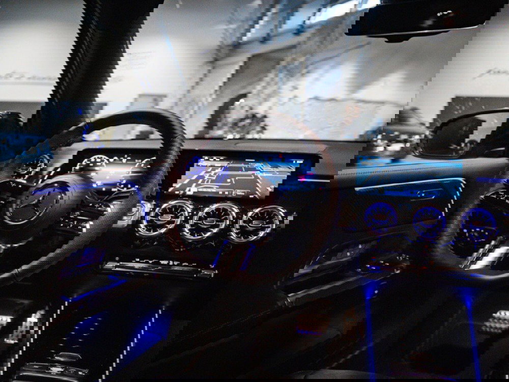 Mercedes-Benz GLB nuova a Macerata (20)