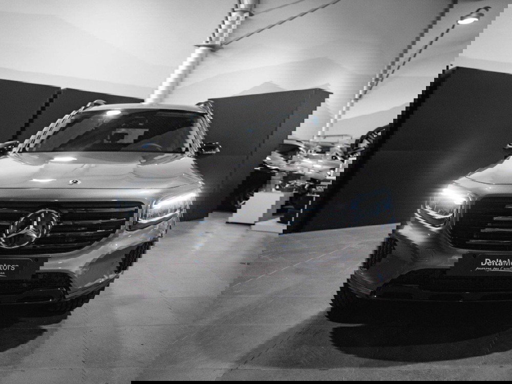 Mercedes-Benz GLB nuova a Macerata (5)