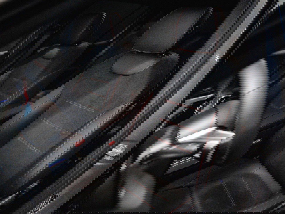 Mercedes-Benz GLB nuova a Ancona (14)