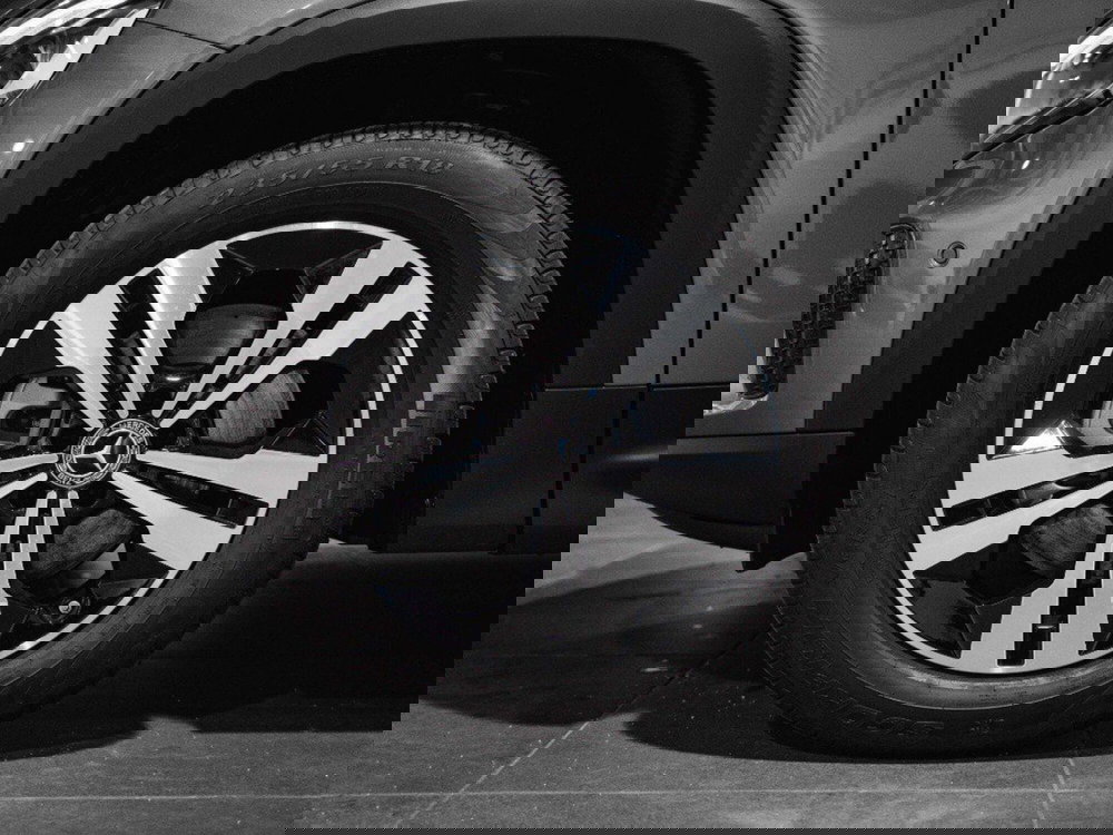 Mercedes-Benz GLB nuova a Ancona (7)