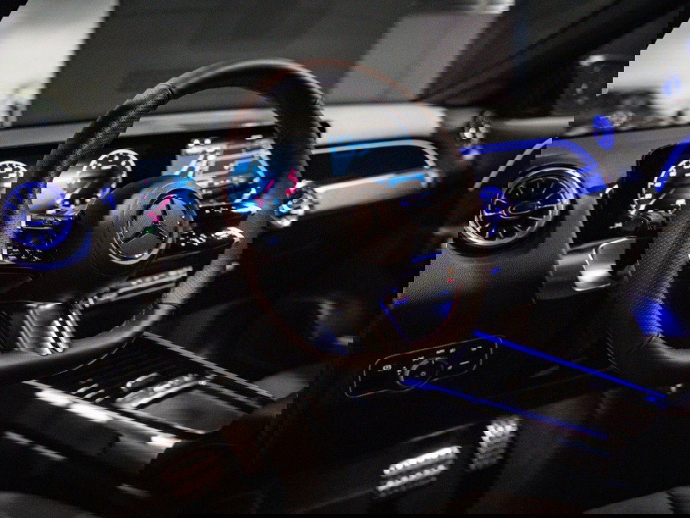 Mercedes-Benz GLB nuova a Ancona (13)