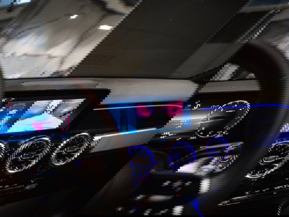 Mercedes-Benz GLB nuova a Ancona (16)