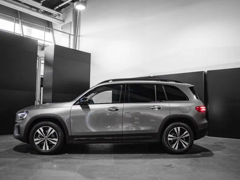 Mercedes-Benz GLB nuova a Ancona (2)