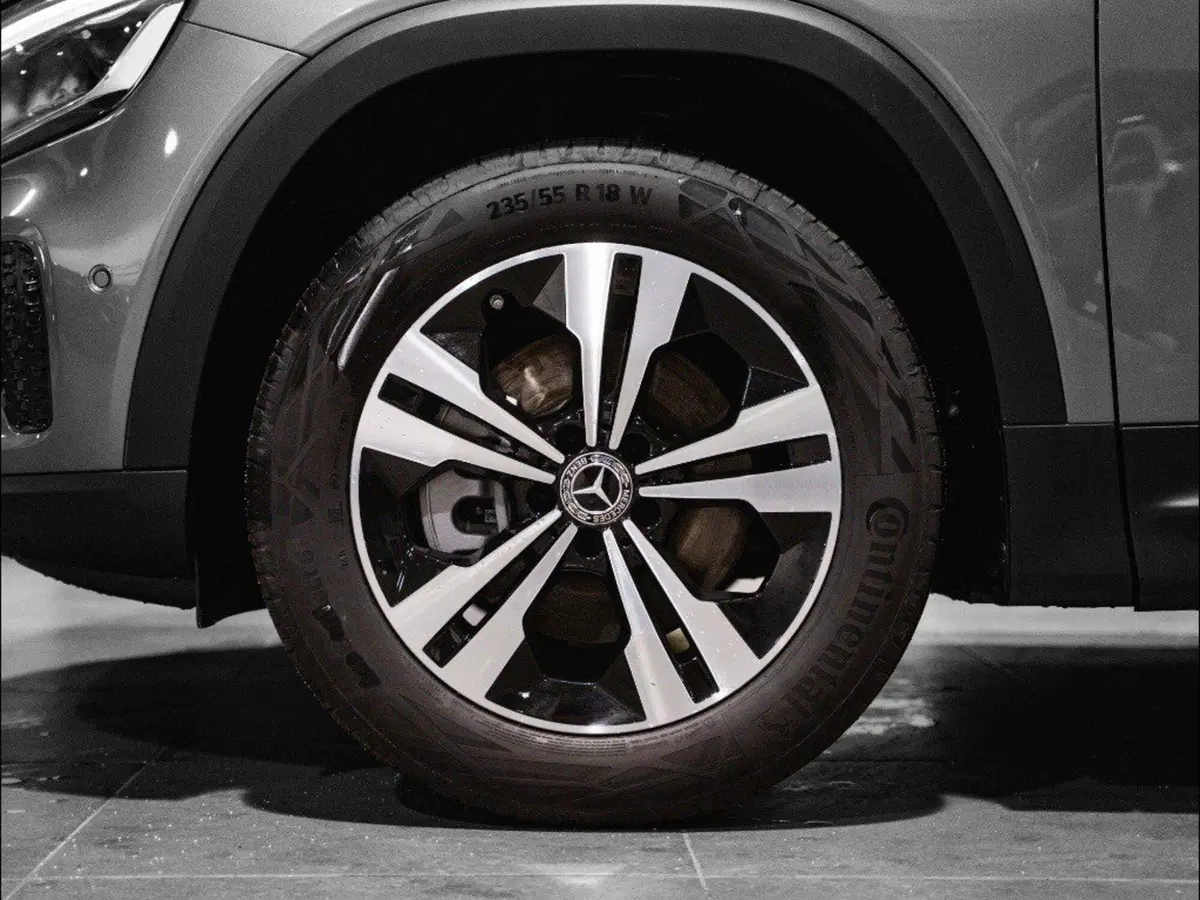 Mercedes-Benz GLB nuova a Ancona (10)