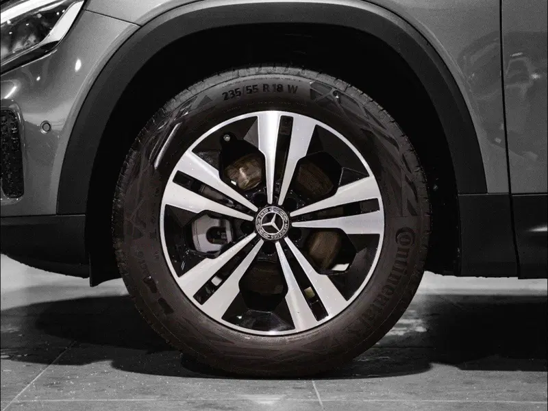 Mercedes-Benz GLB nuova a Ancona (10)