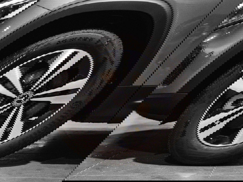 Mercedes-Benz GLB nuova a Ancona (10)