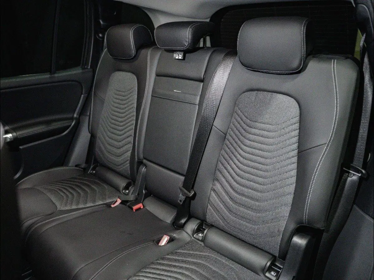 Mercedes-Benz GLB nuova a Ancona (12)