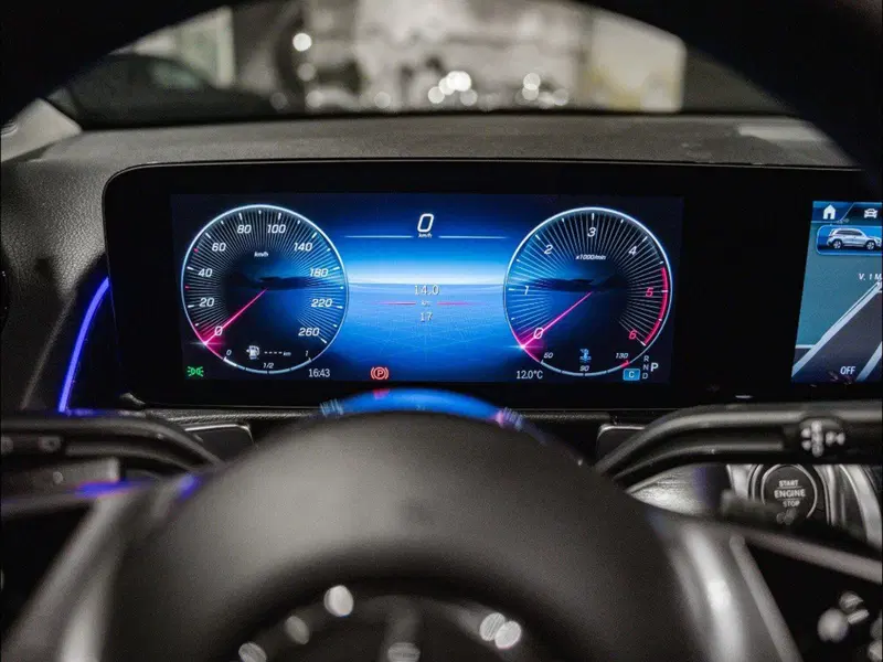 Mercedes-Benz GLB nuova a Ancona (15)