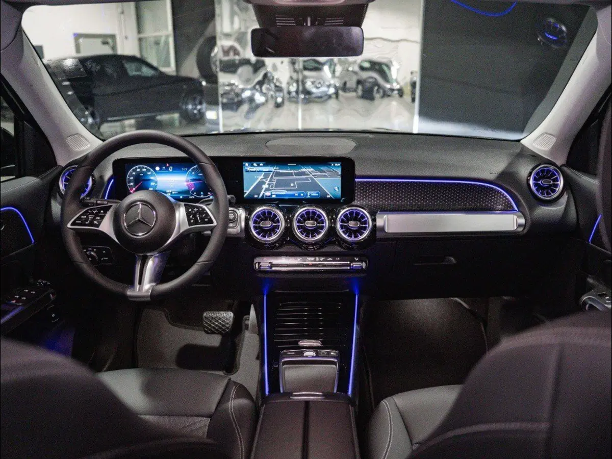 Mercedes-Benz GLB nuova a Ancona (17)