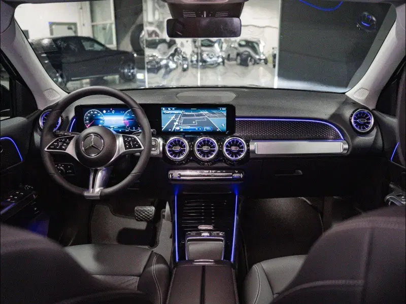 Mercedes-Benz GLB nuova a Ancona (17)