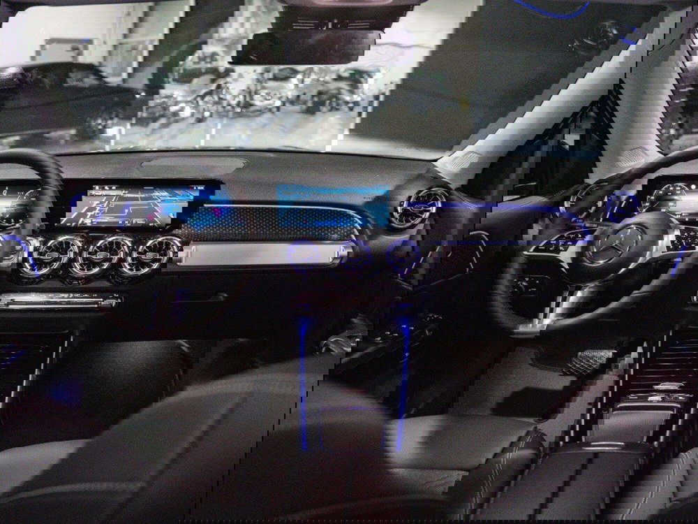 Mercedes-Benz GLB nuova a Ancona (17)