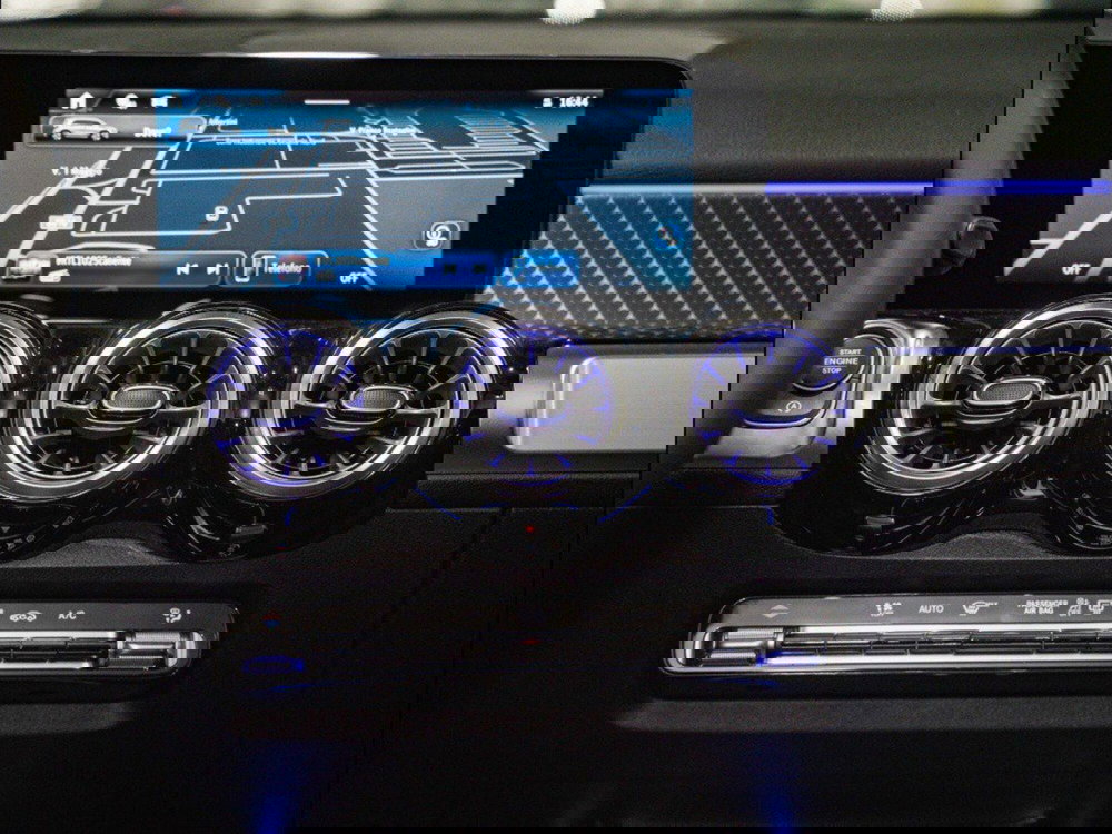 Mercedes-Benz GLB nuova a Ancona (19)