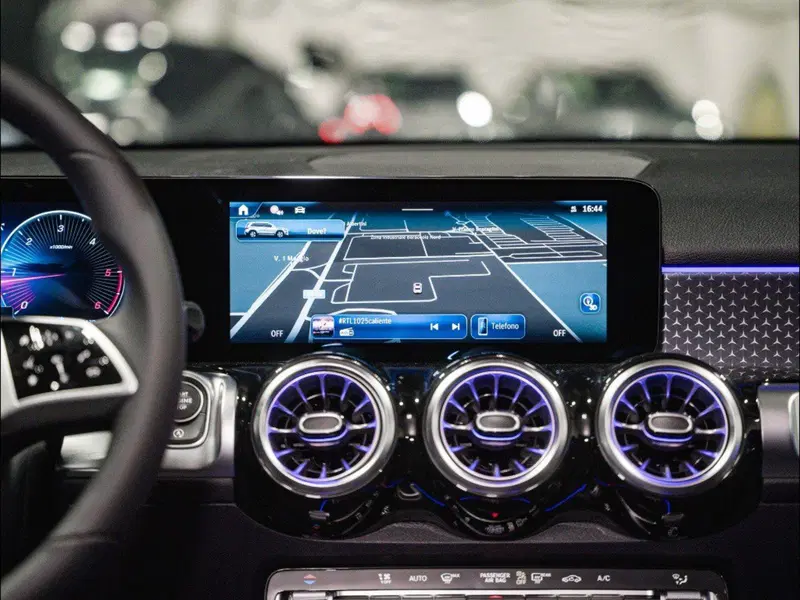 Mercedes-Benz GLB nuova a Ancona (20)