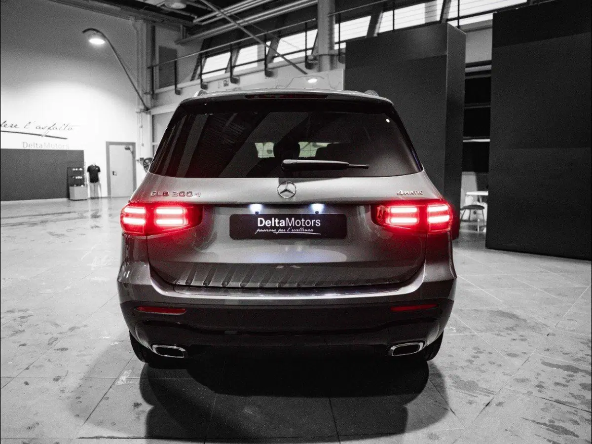 Mercedes-Benz GLB nuova a Ancona (3)