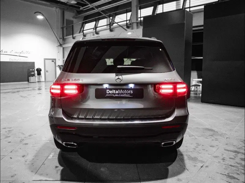 Mercedes-Benz GLB nuova a Ancona (3)