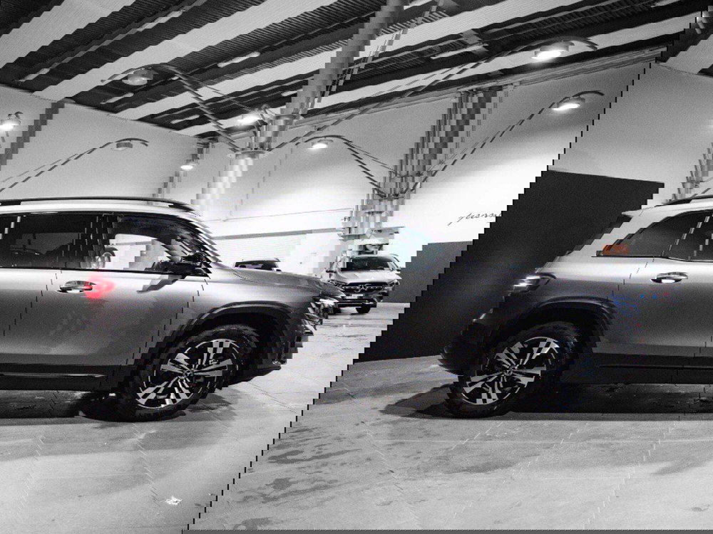 Mercedes-Benz GLB nuova a Ancona (4)