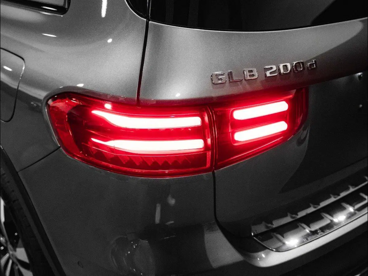 Mercedes-Benz GLB nuova a Ancona (7)