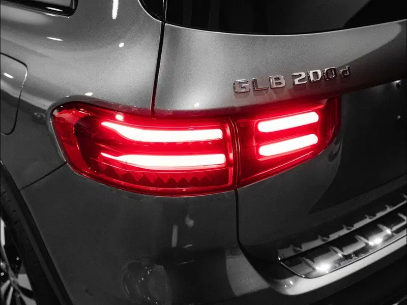 Mercedes-Benz GLB nuova a Ancona (7)