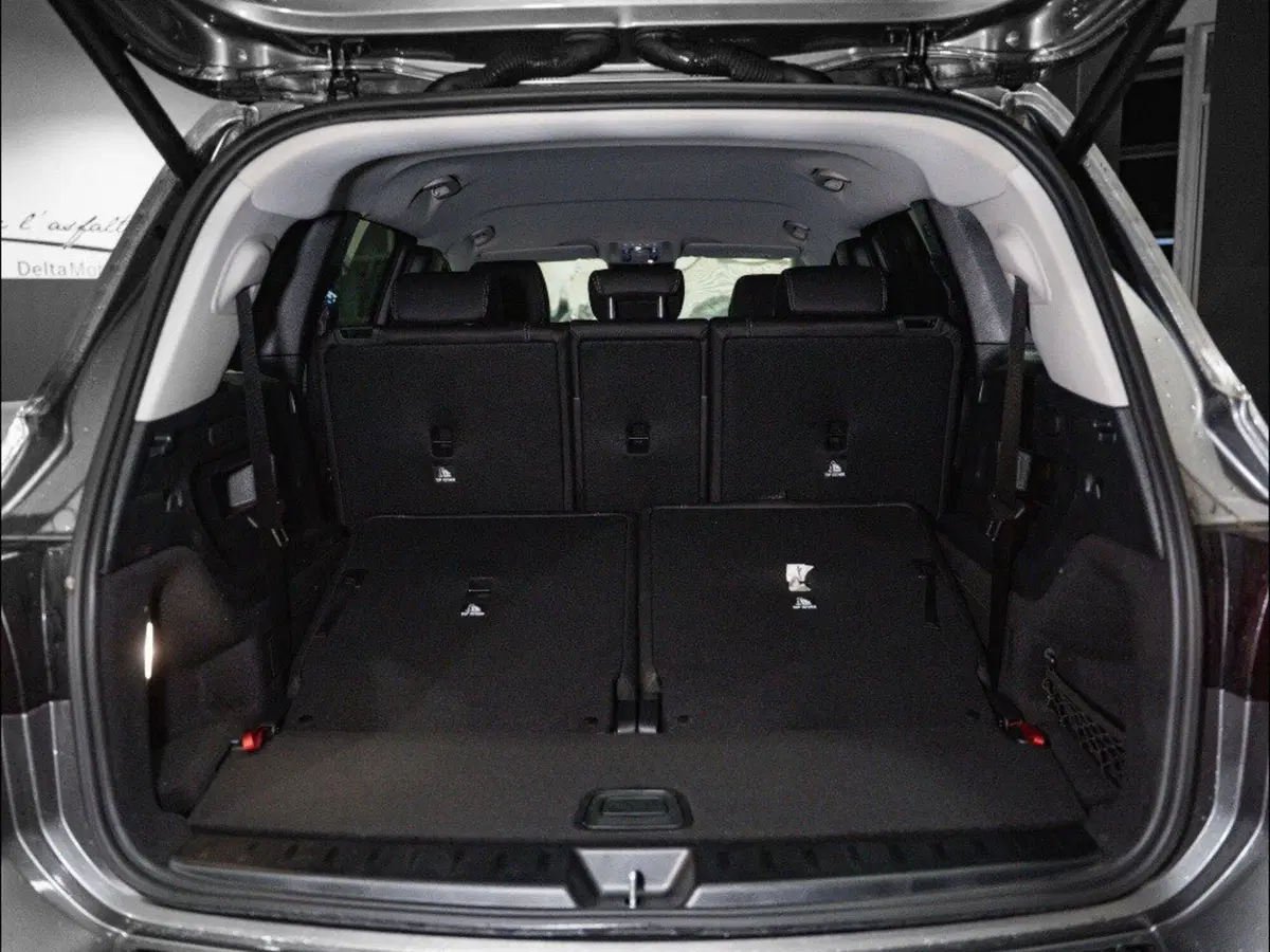 Mercedes-Benz GLB nuova a Ancona (9)