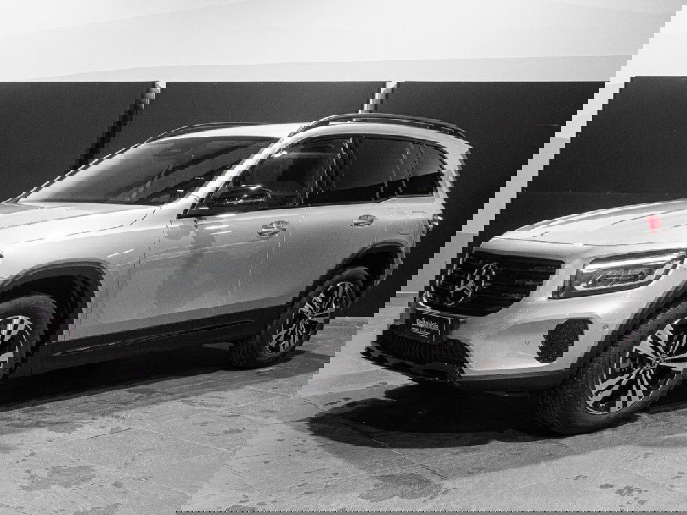 Mercedes-Benz GLB nuova a Ancona