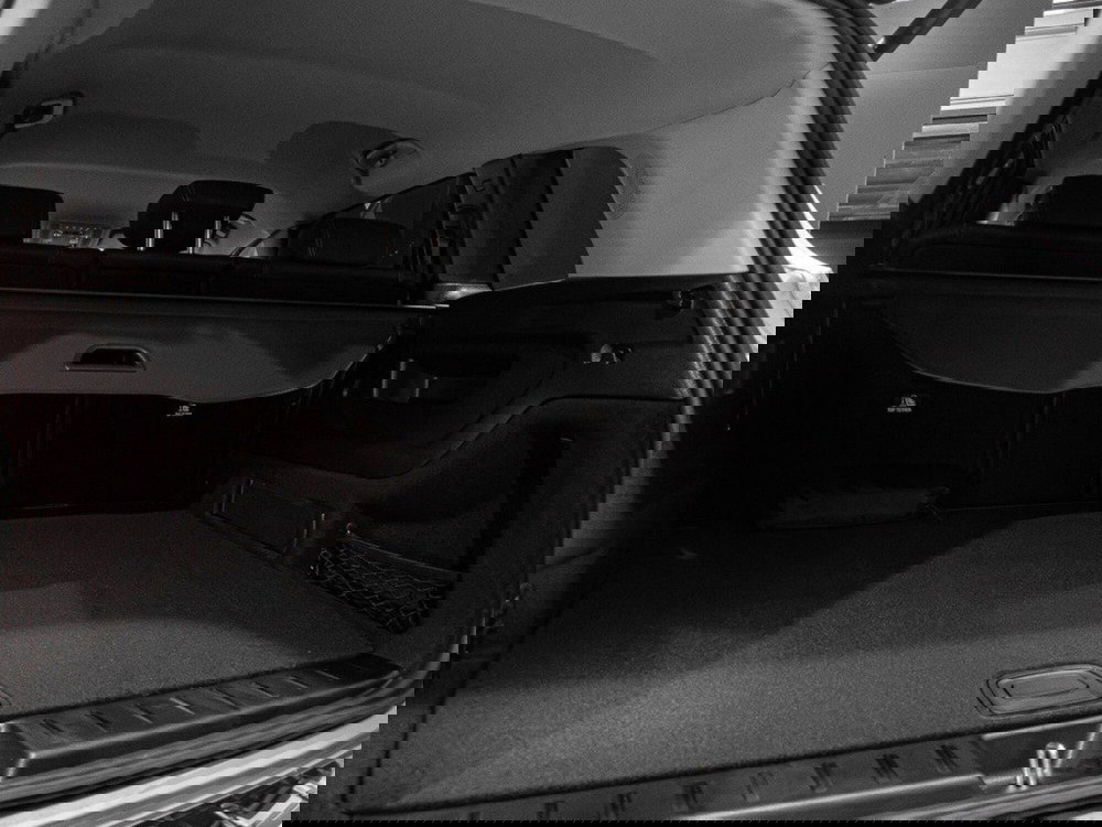 Mercedes-Benz GLB nuova a Ancona (10)