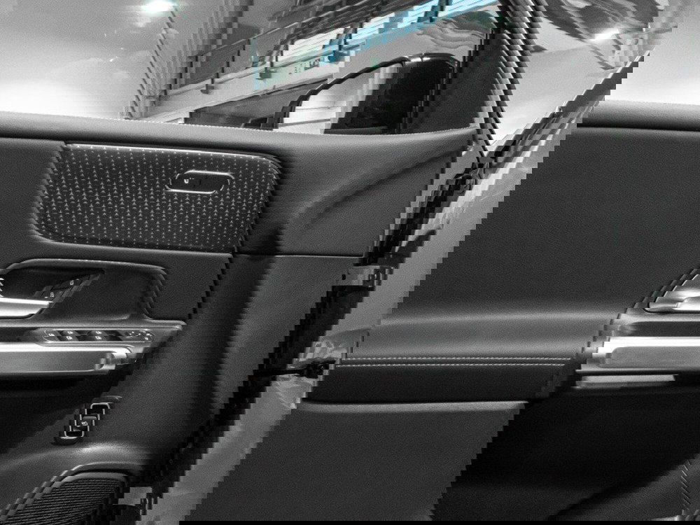 Mercedes-Benz GLB nuova a Ancona (11)