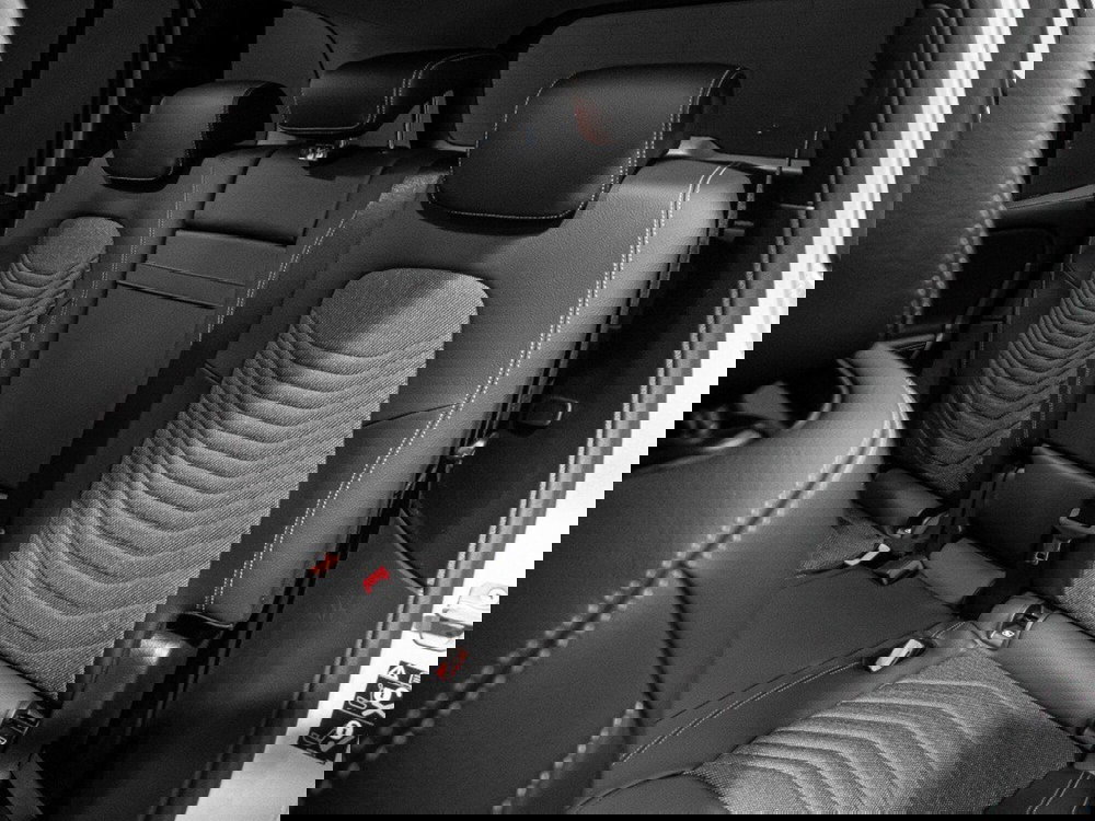 Mercedes-Benz GLB nuova a Ancona (14)