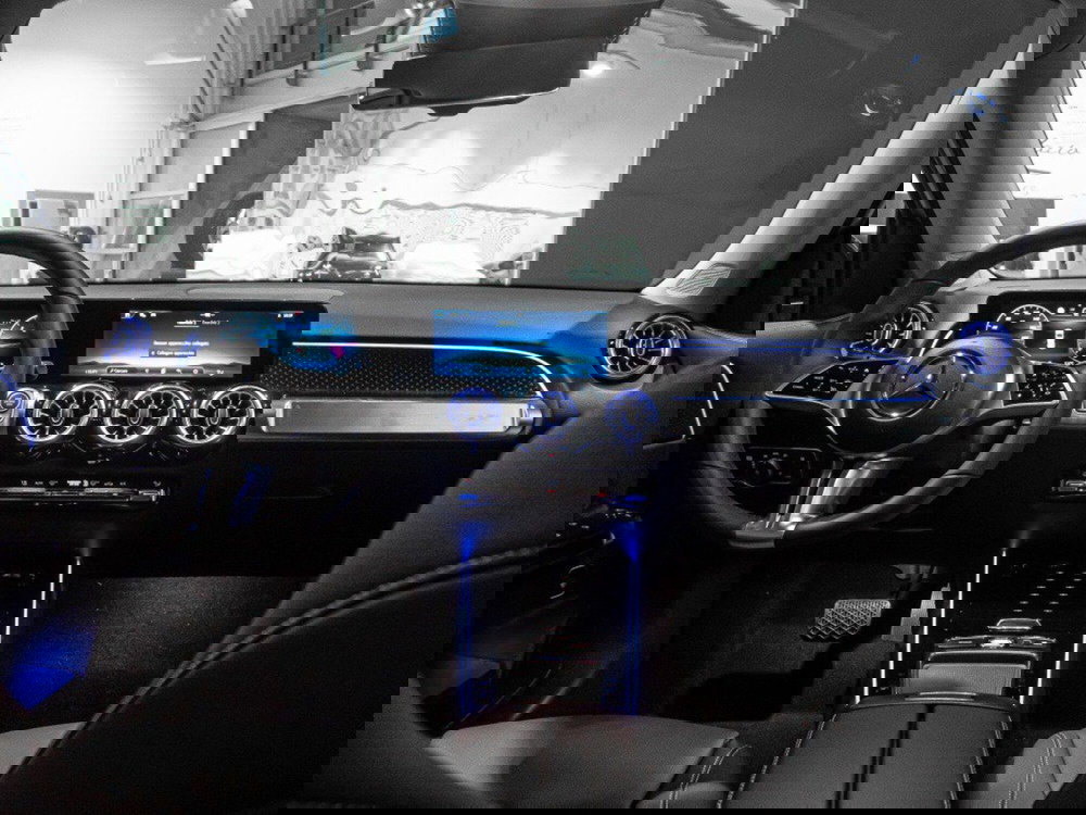 Mercedes-Benz GLB nuova a Ancona (17)